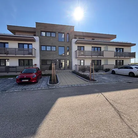 Penthouse-villa Natura شقة *